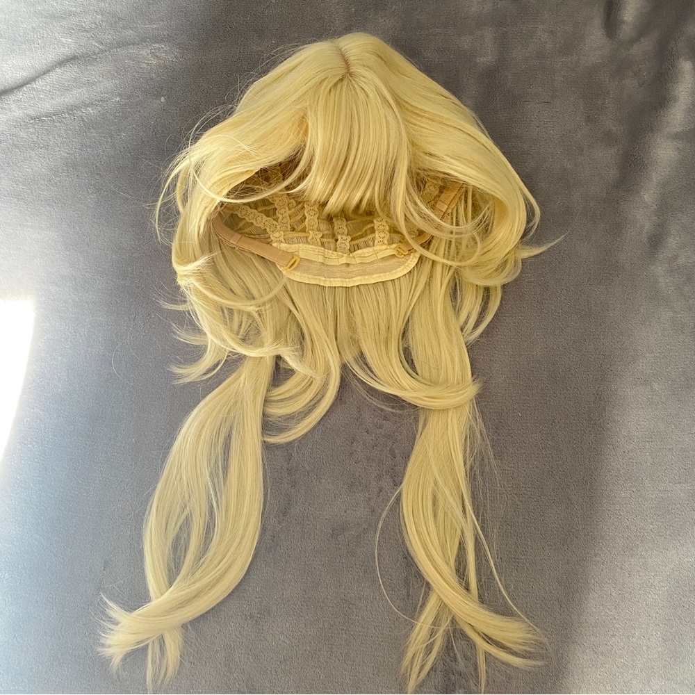 Genshin Impact Lumine Wig - Blonde Synthetic Layered Wig with Long Side Pieces